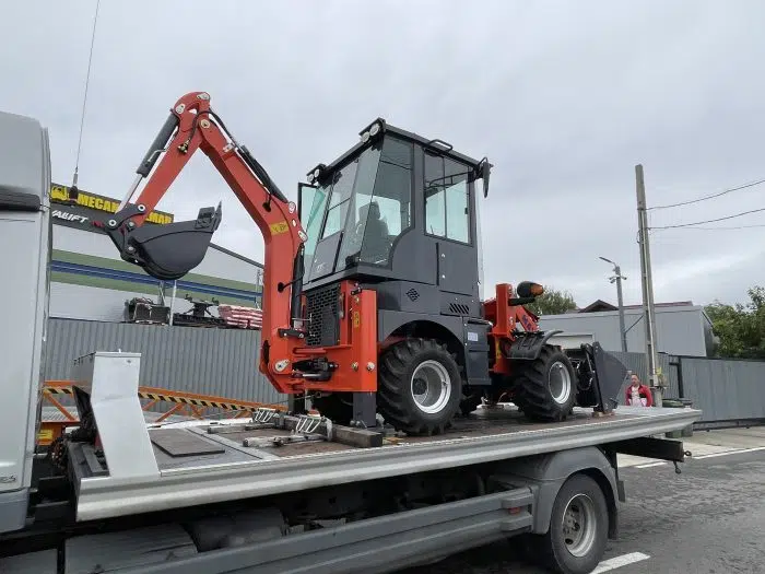 Buldoexcavator MR15-10 – 3.5T, 4×4
